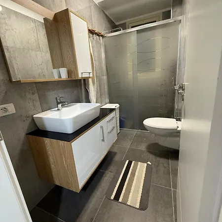 Golem Beach Apartment Golem (Tirana)